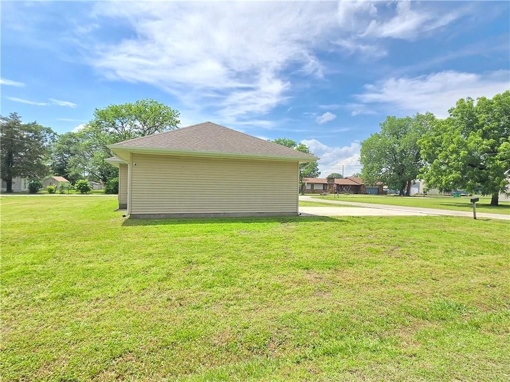 817 W Park Street — photo 10