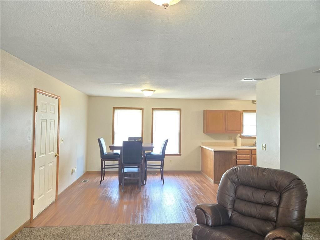 817 W Park Street — photo 17