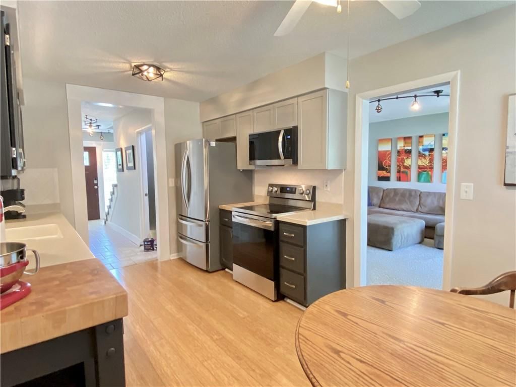 8502 W 84th Street — photo 10