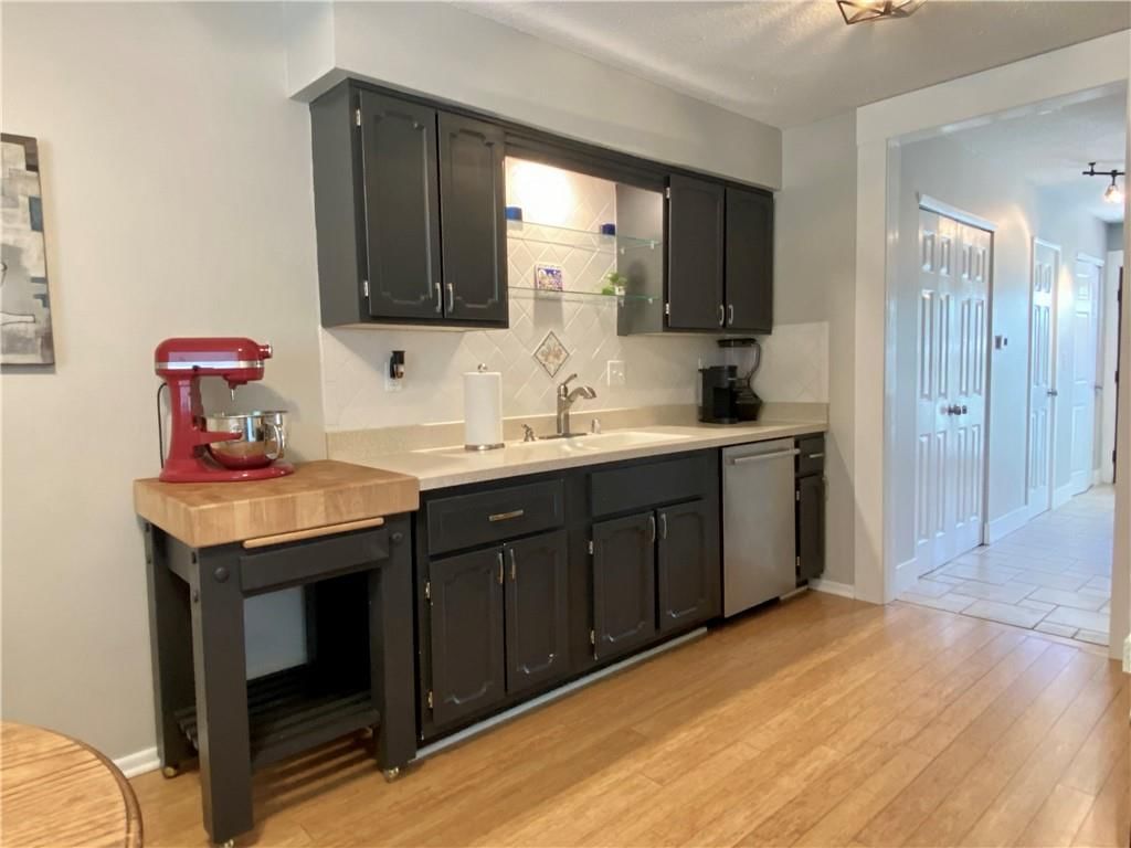8502 W 84th Street — photo 12