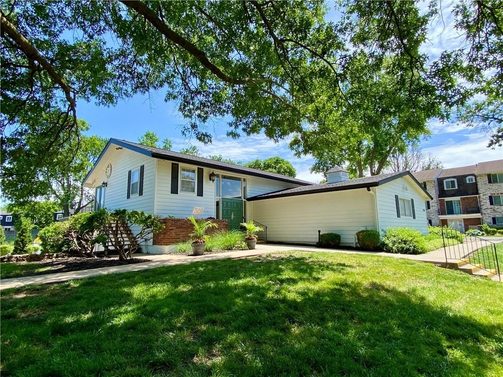 8502 W 84th Street — photo 34