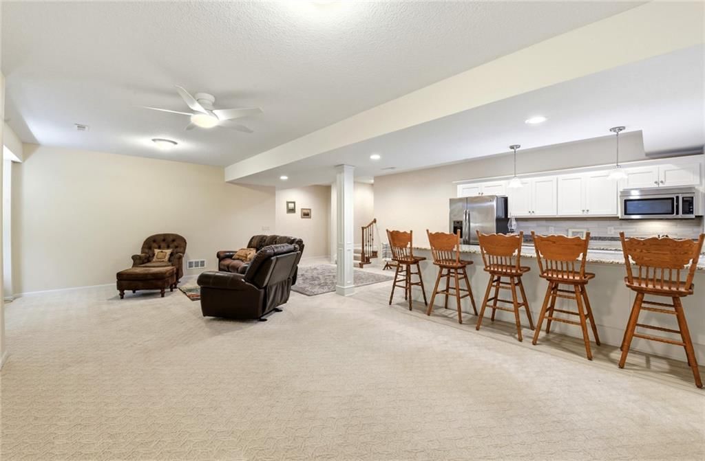 3347 S Wood Avenue — photo 35