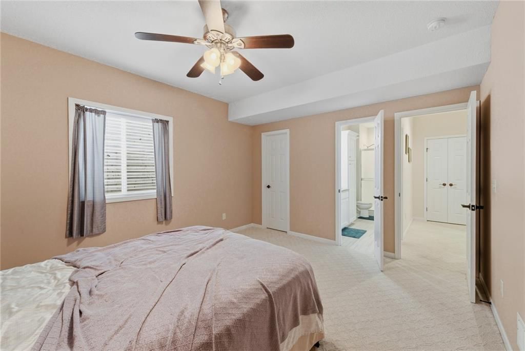 3347 S Wood Avenue — photo 38