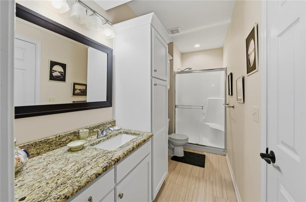 3347 S Wood Avenue — photo 39