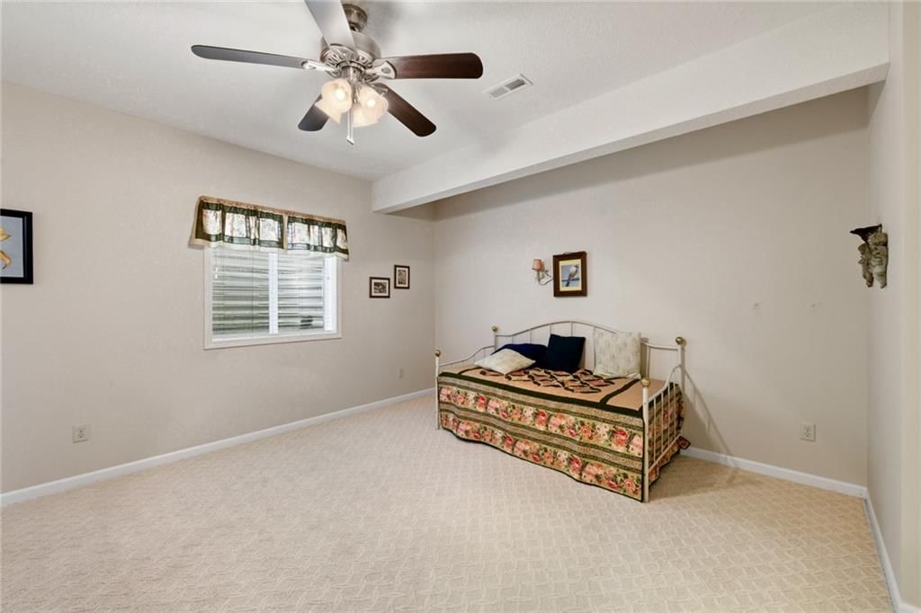3347 S Wood Avenue — photo 41