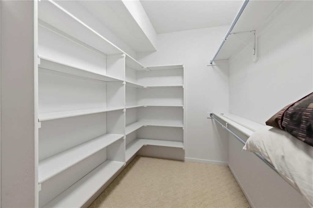 3347 S Wood Avenue — photo 43