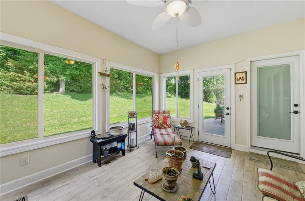 3347 S Wood Avenue — photo 47
