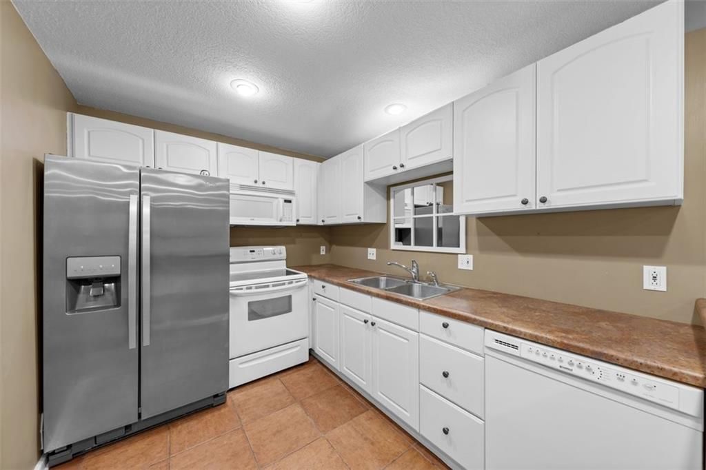7238 N Myrtle Avenue — photo 27