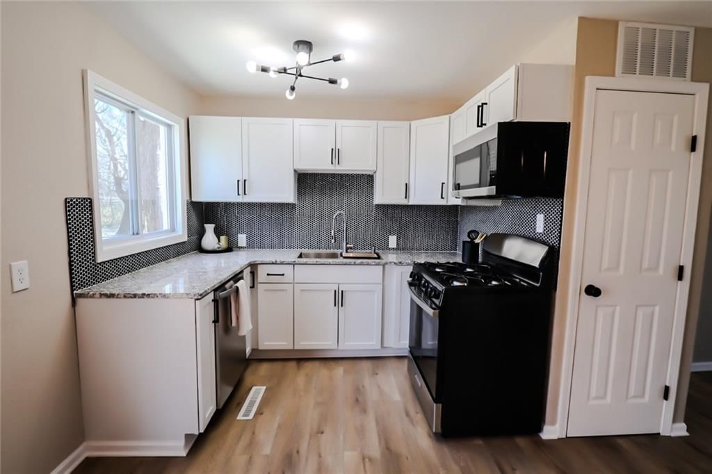 5151 N Winchester Avenue — photo 4