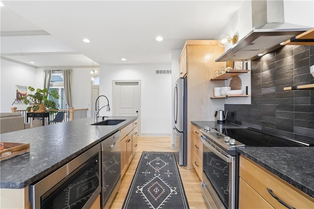 1219 N Heartland Avenue — photo 10