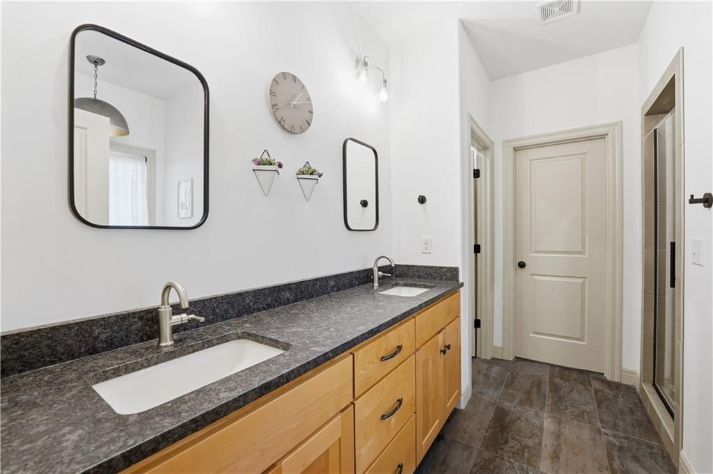1219 N Heartland Avenue — photo 20