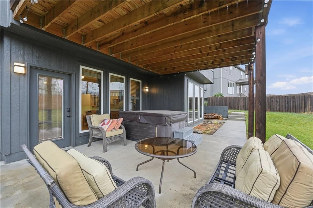 1219 N Heartland Avenue — photo 31