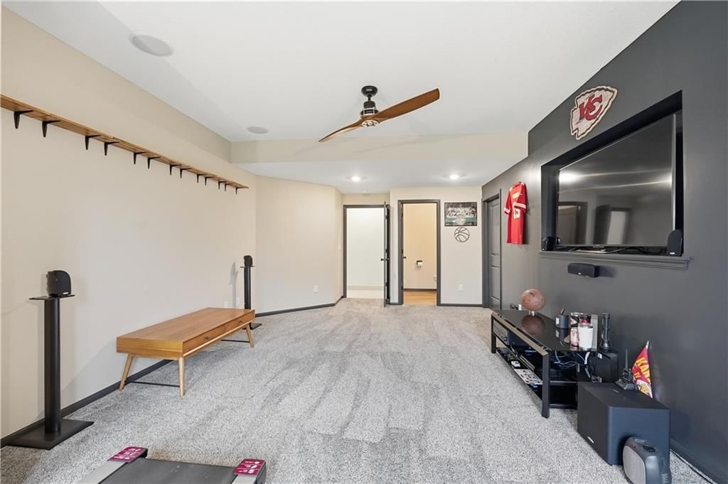 1219 N Heartland Avenue — photo 44
