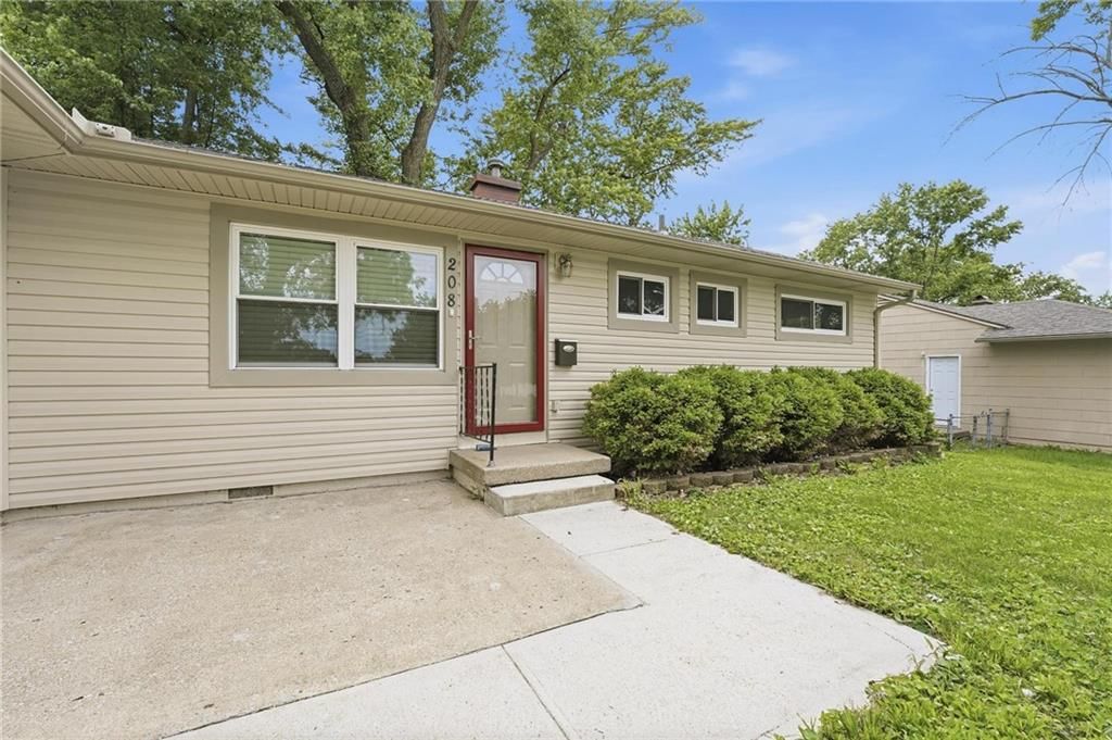 208 SW McClendon Drive — photo 3
