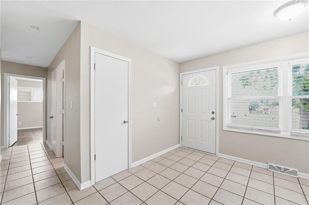 208 SW McClendon Drive — photo 6