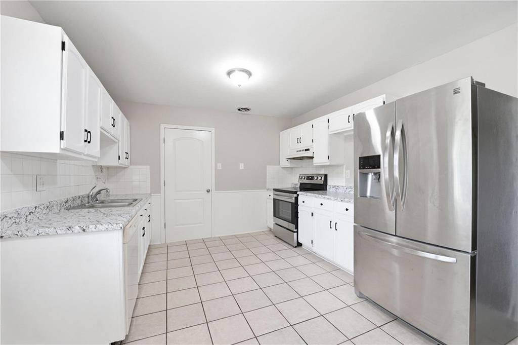 208 SW McClendon Drive — photo 10