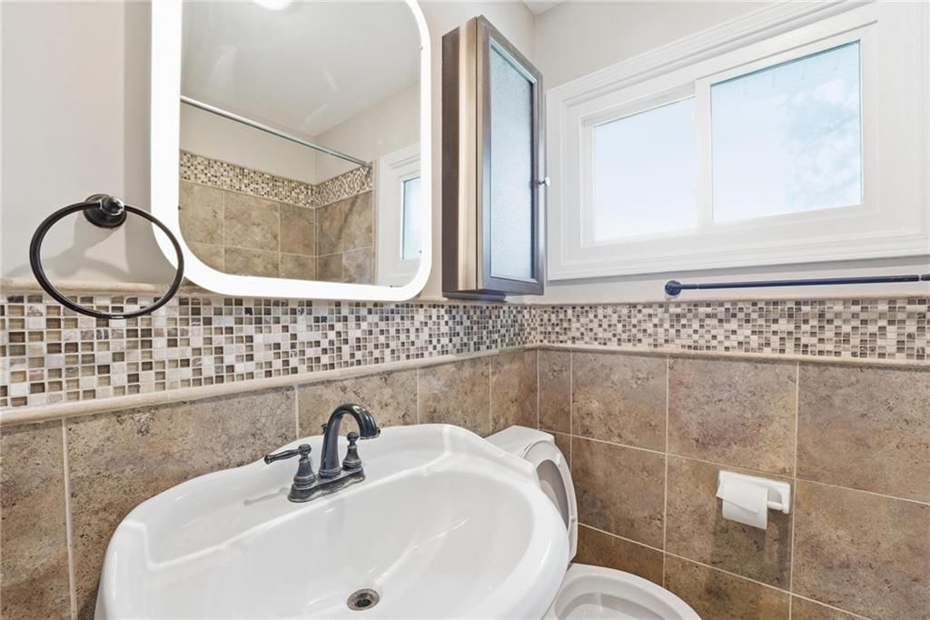 208 SW McClendon Drive — photo 22