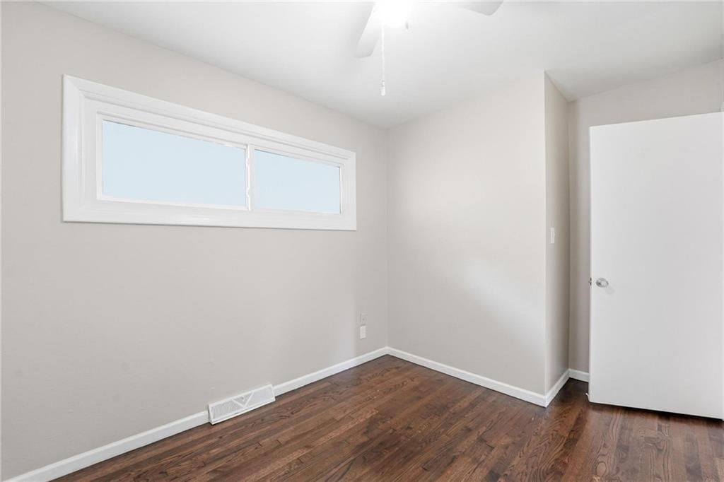 208 SW McClendon Drive — photo 35