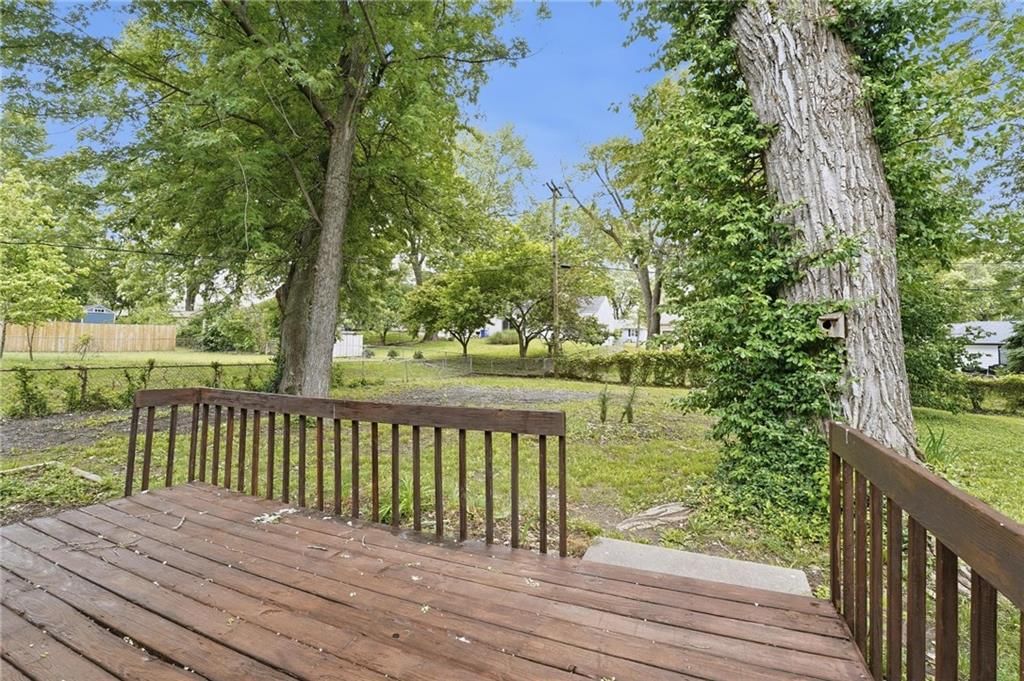 208 SW McClendon Drive — photo 36