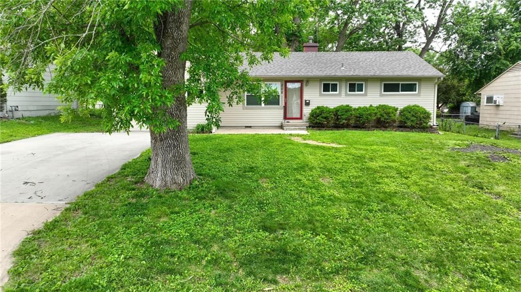 208 SW McClendon Drive — photo 38