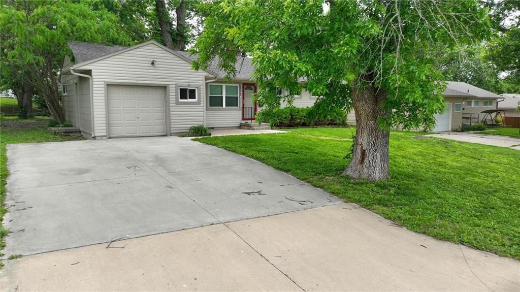 208 SW McClendon Drive — photo 40