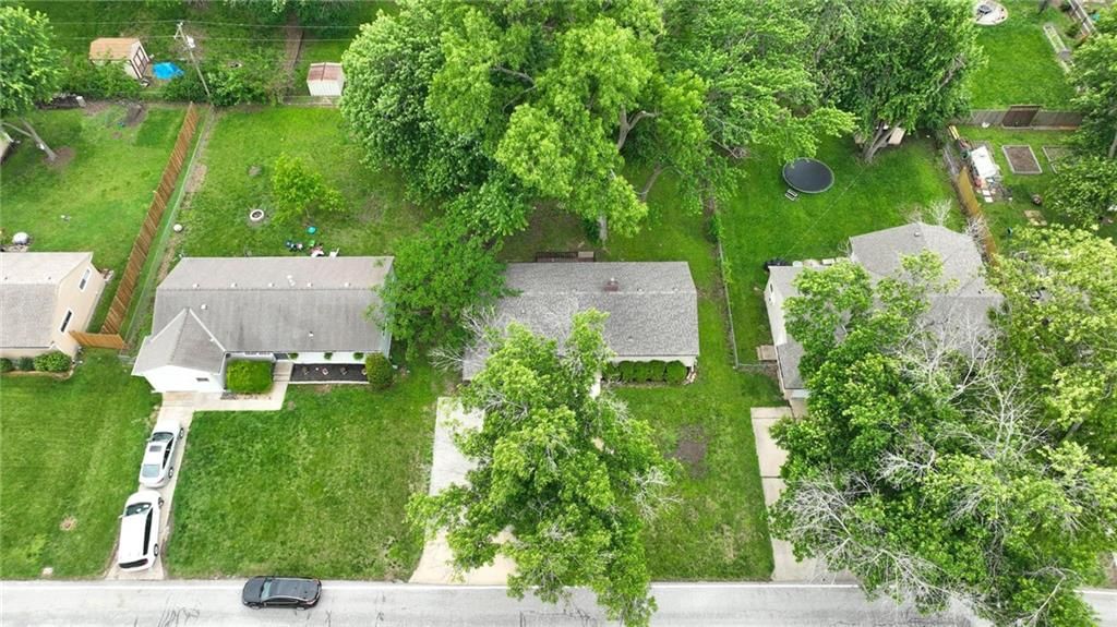 208 SW McClendon Drive — photo 41