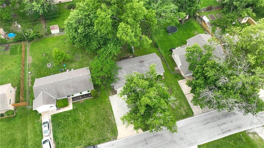 208 SW McClendon Drive — photo 42