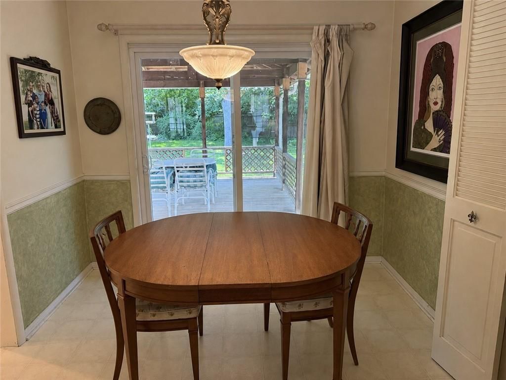 9708 England Drive — photo 3