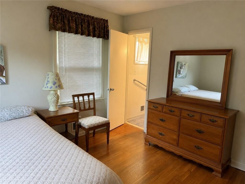 9708 England Drive — photo 7