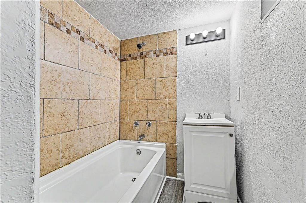 10105 Wheeling Avenue — photo 21
