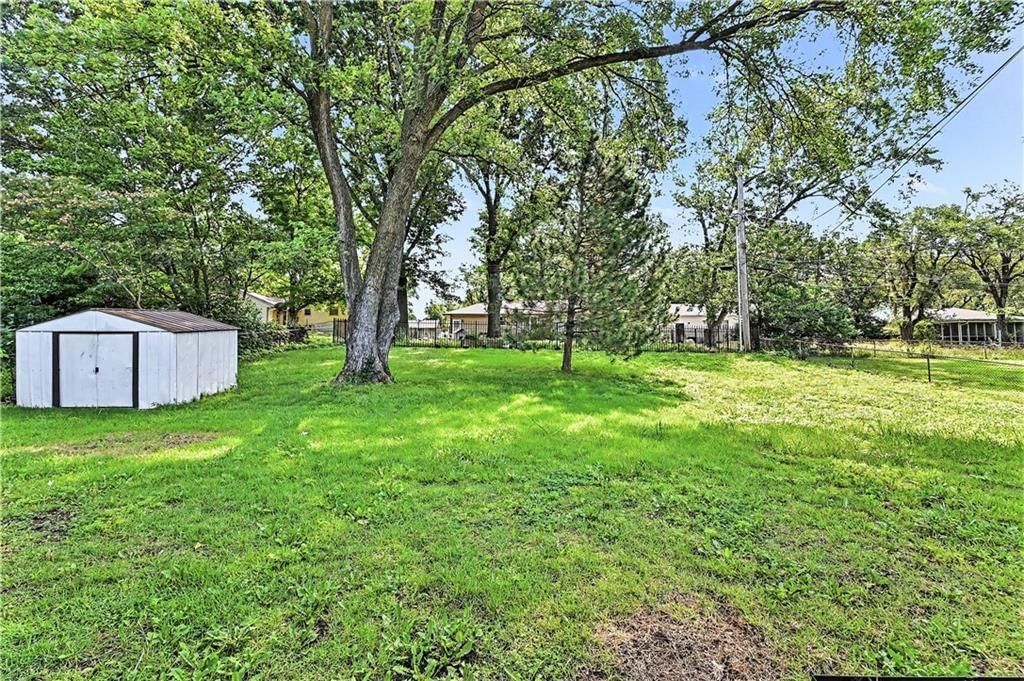 10105 Wheeling Avenue — photo 24