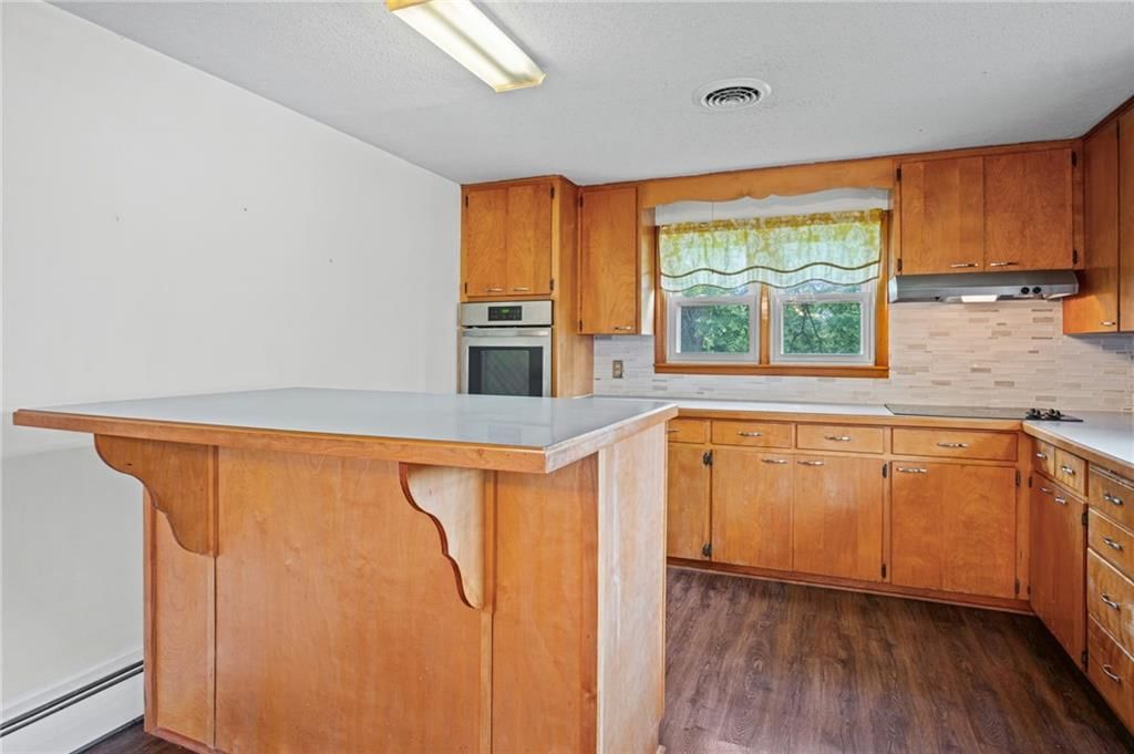 1300 John Street — photo 20