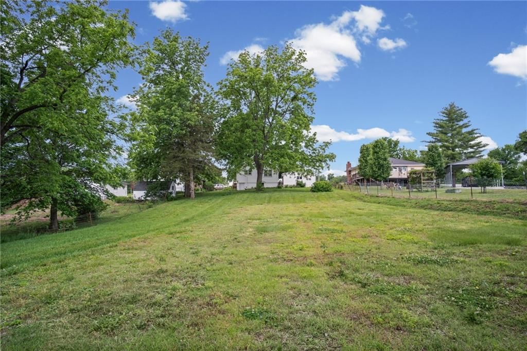 1300 John Street — photo 26