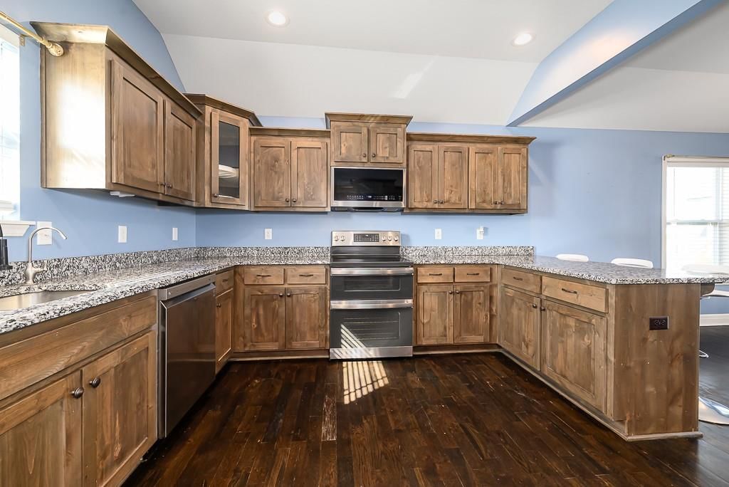 928 N Oak Terrace — photo 8