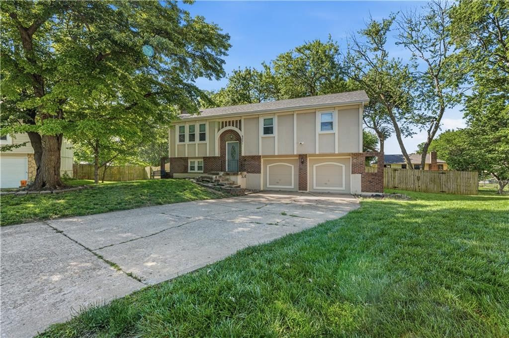 6221 ALBERVAN Street — photo 2