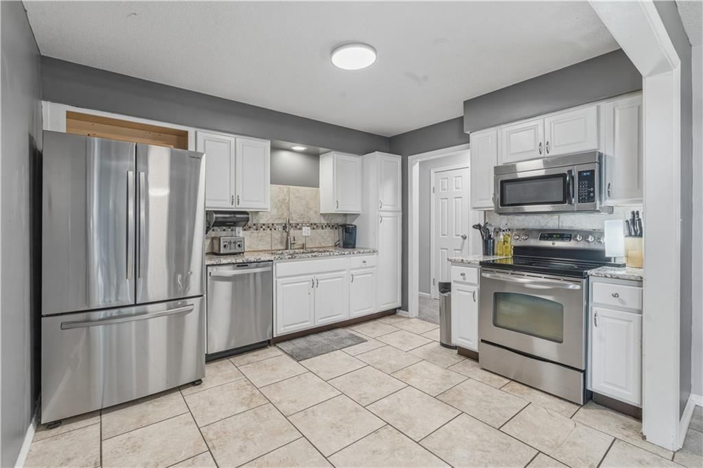 6221 ALBERVAN Street — photo 12