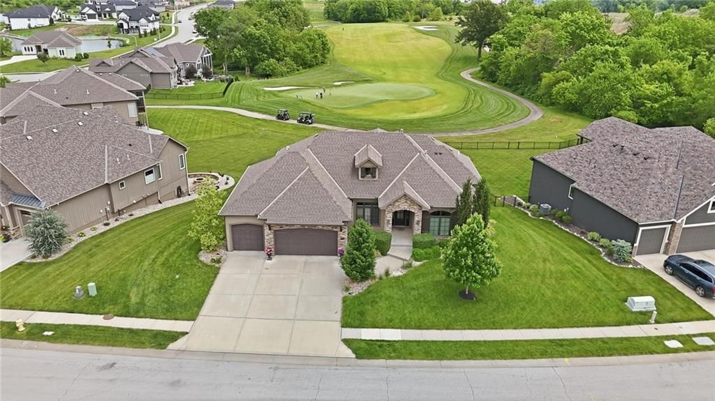 906 Creekmoor Drive — photo 1