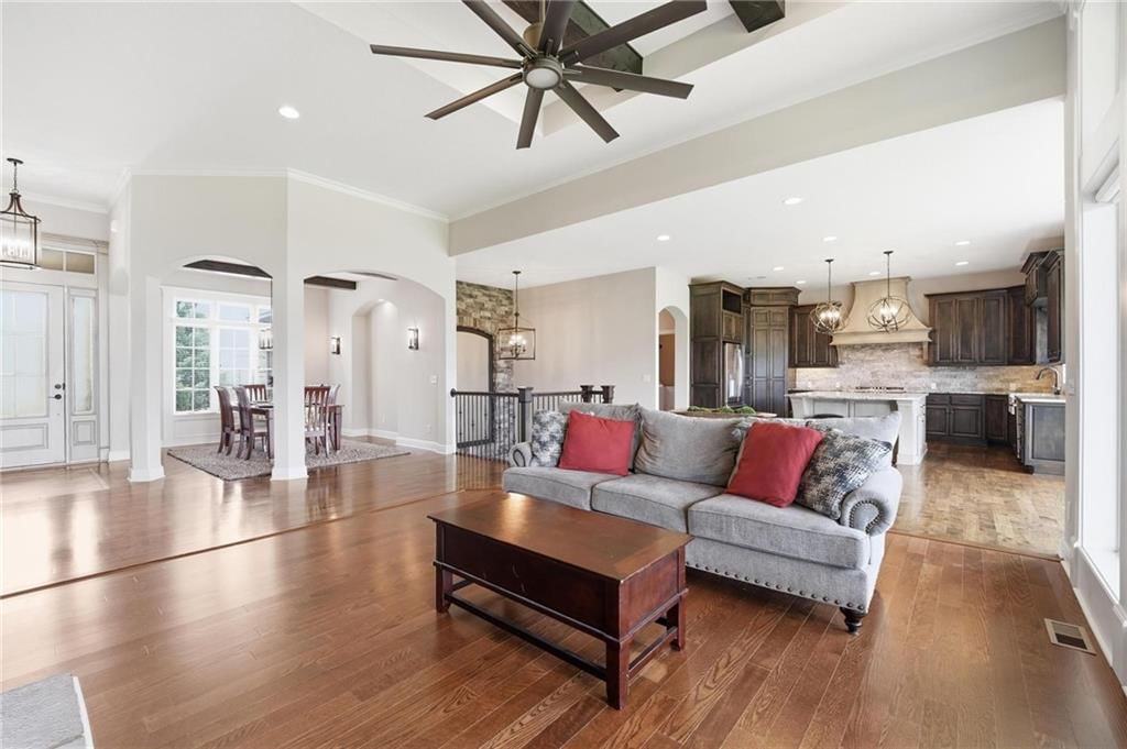 906 Creekmoor Drive — photo 16