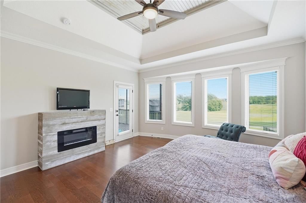906 Creekmoor Drive — photo 32