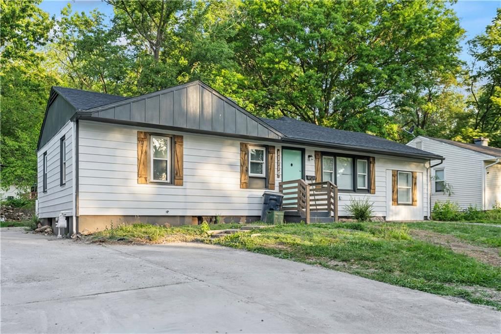 11116 Herrick Avenue — photo 2