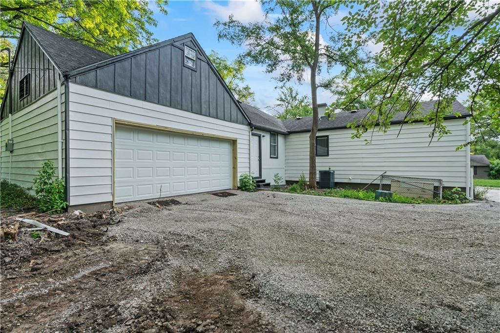 11116 Herrick Avenue — photo 4