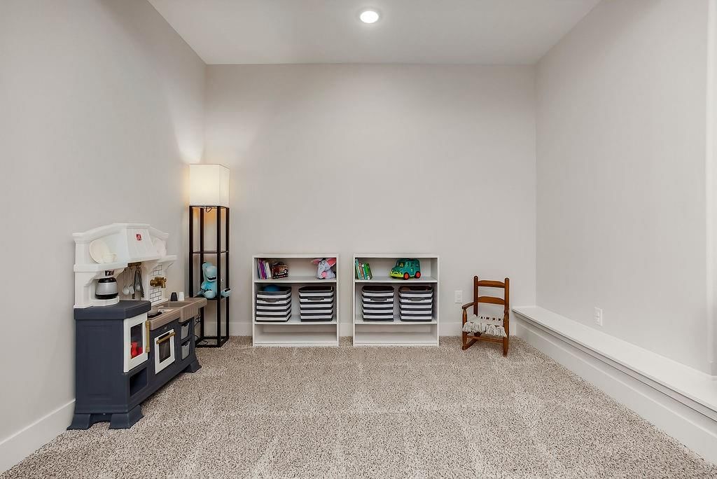 903 NW Crestwood Drive — photo 22