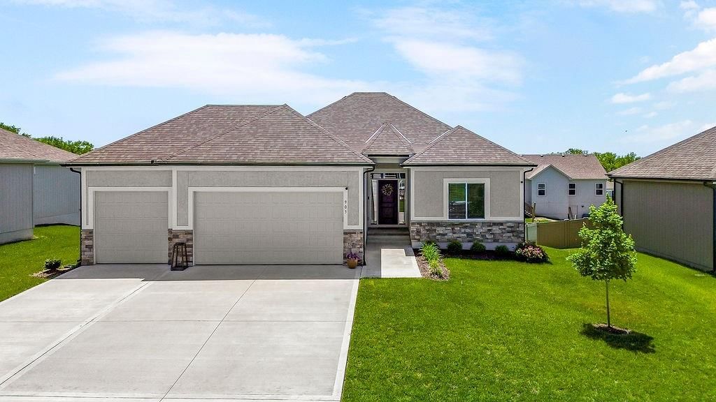 903 NW Crestwood Drive — photo 35