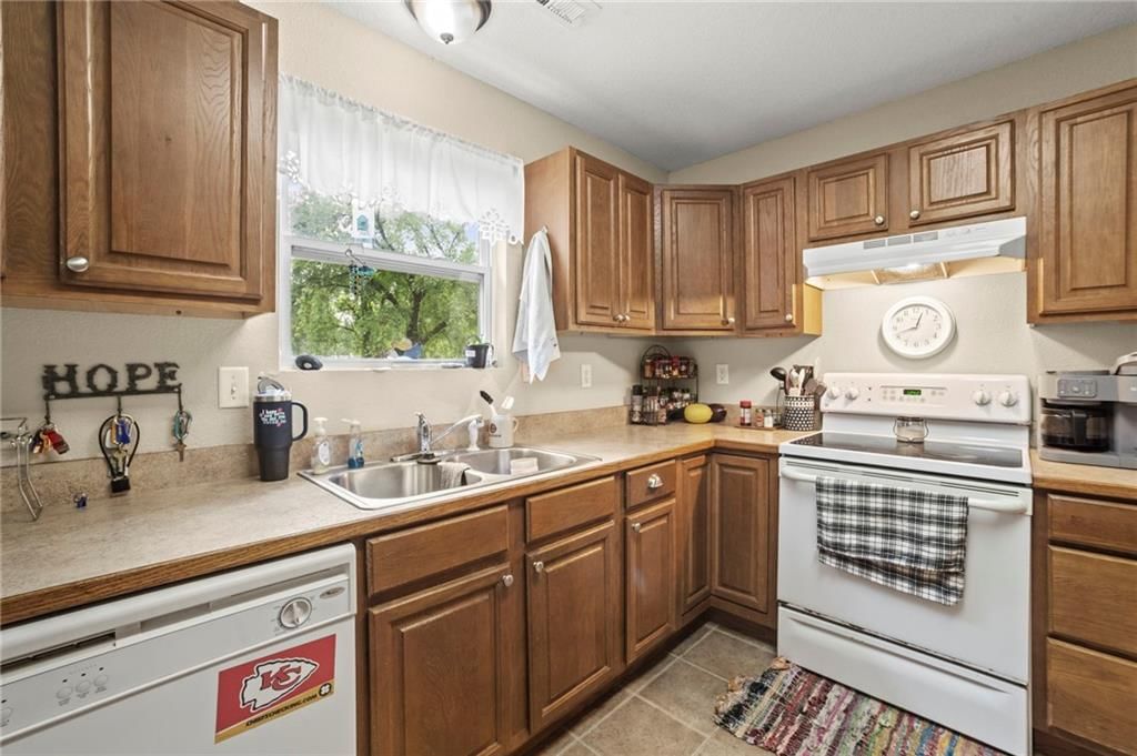 727 S Sycamore Street — photo 17