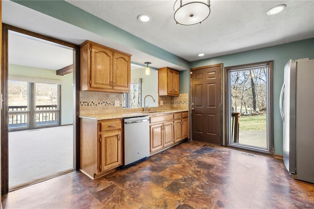 7616 NW Eastside Drive — photo 25