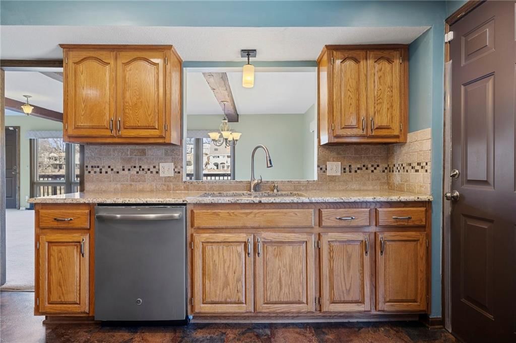 7616 NW Eastside Drive — photo 26