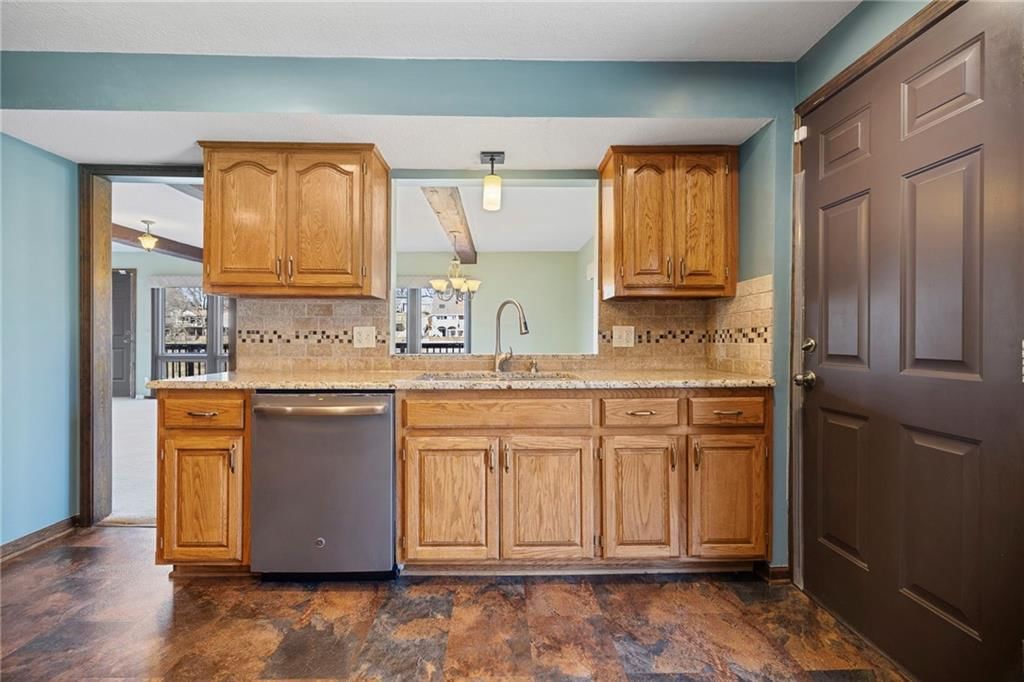 7616 NW Eastside Drive — photo 27