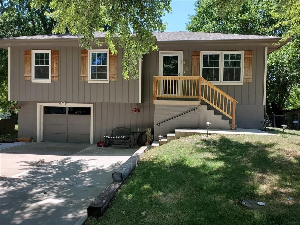 1506 Hawthorn Circle — photo 1