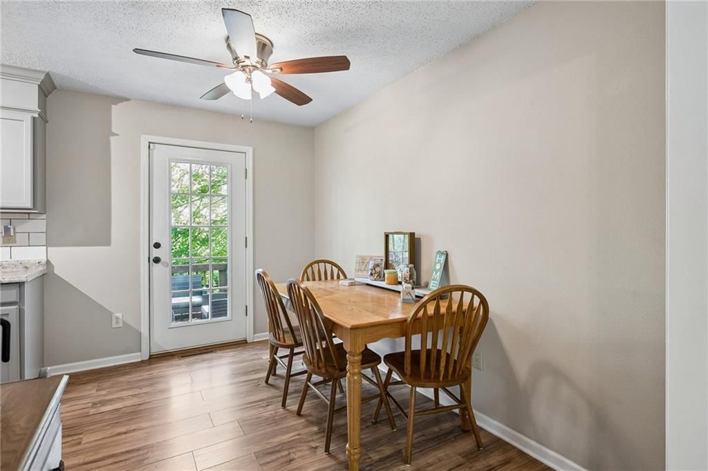 1506 Hawthorn Circle — photo 7