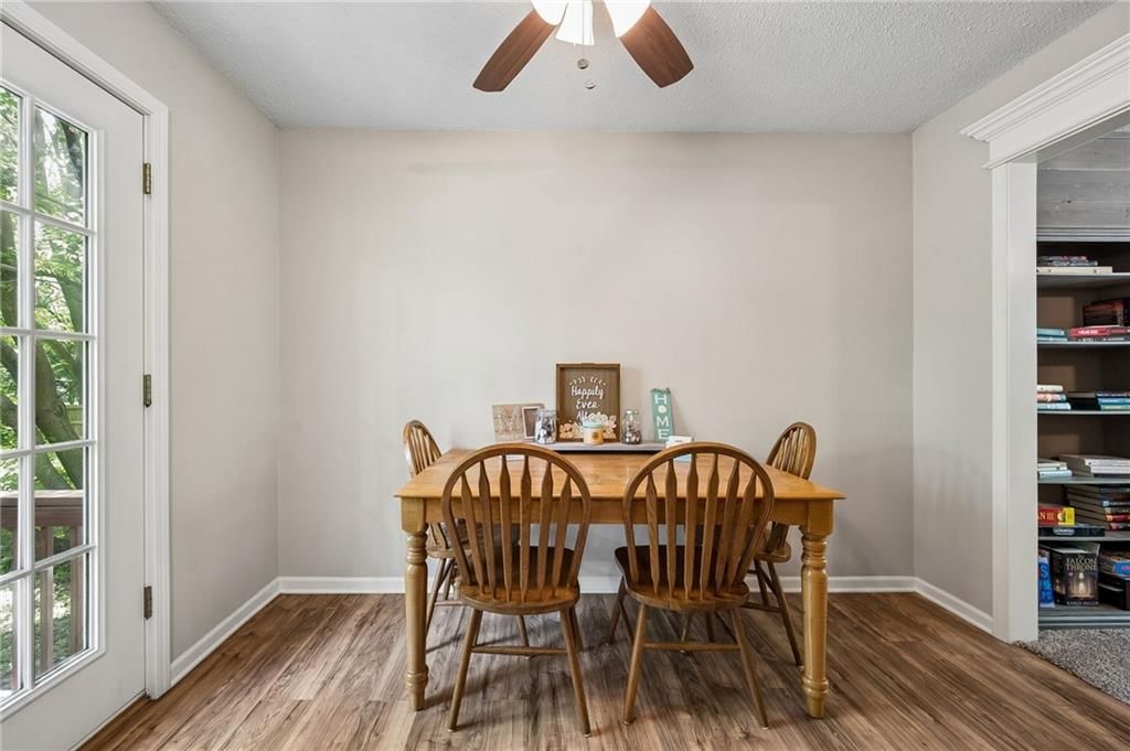 1506 Hawthorn Circle — photo 8